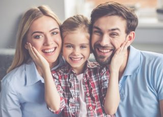 Famille au sourire en santé