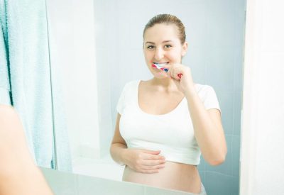 Gingivite de grossesse : protégez votre sourire et la santé de votre bébé